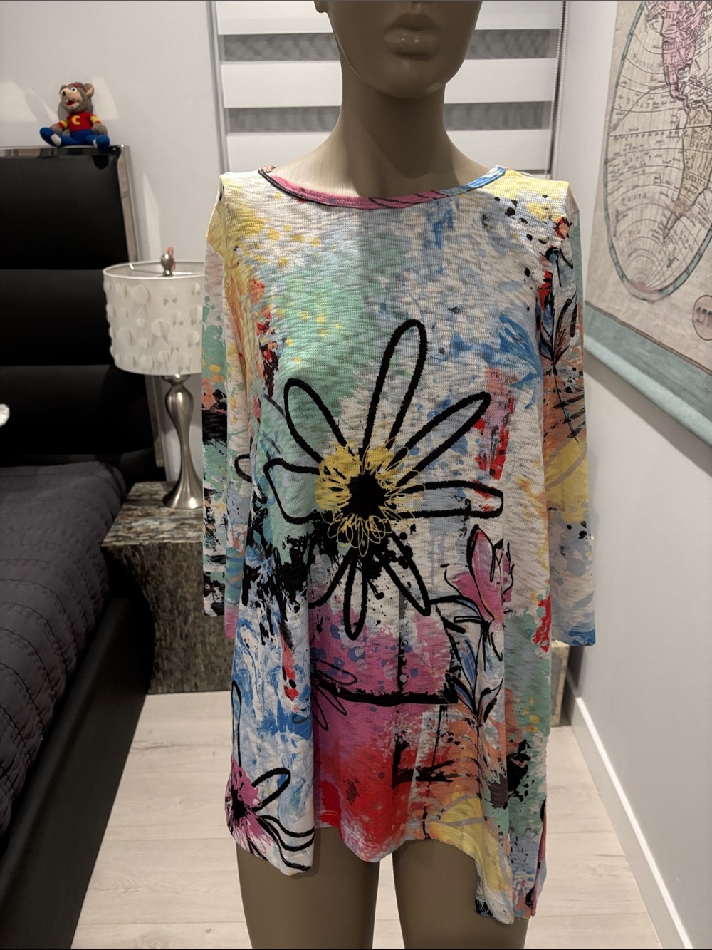 t/o Multicolor Floral Abstract Tunic Top with Black Bloom